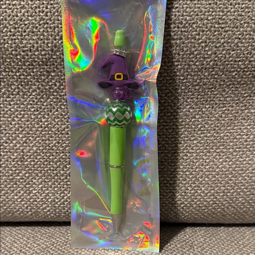 5/$25 Purple Witch Hat Pen with Green Accents